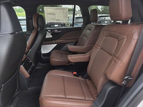 New 2026 Lincoln Aviator Reserve AWD/4WD image 18