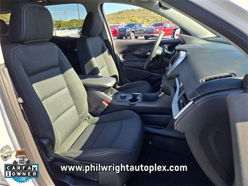 Used 2024 GMC Terrain SLE w/ Driver Convenience Package image 18