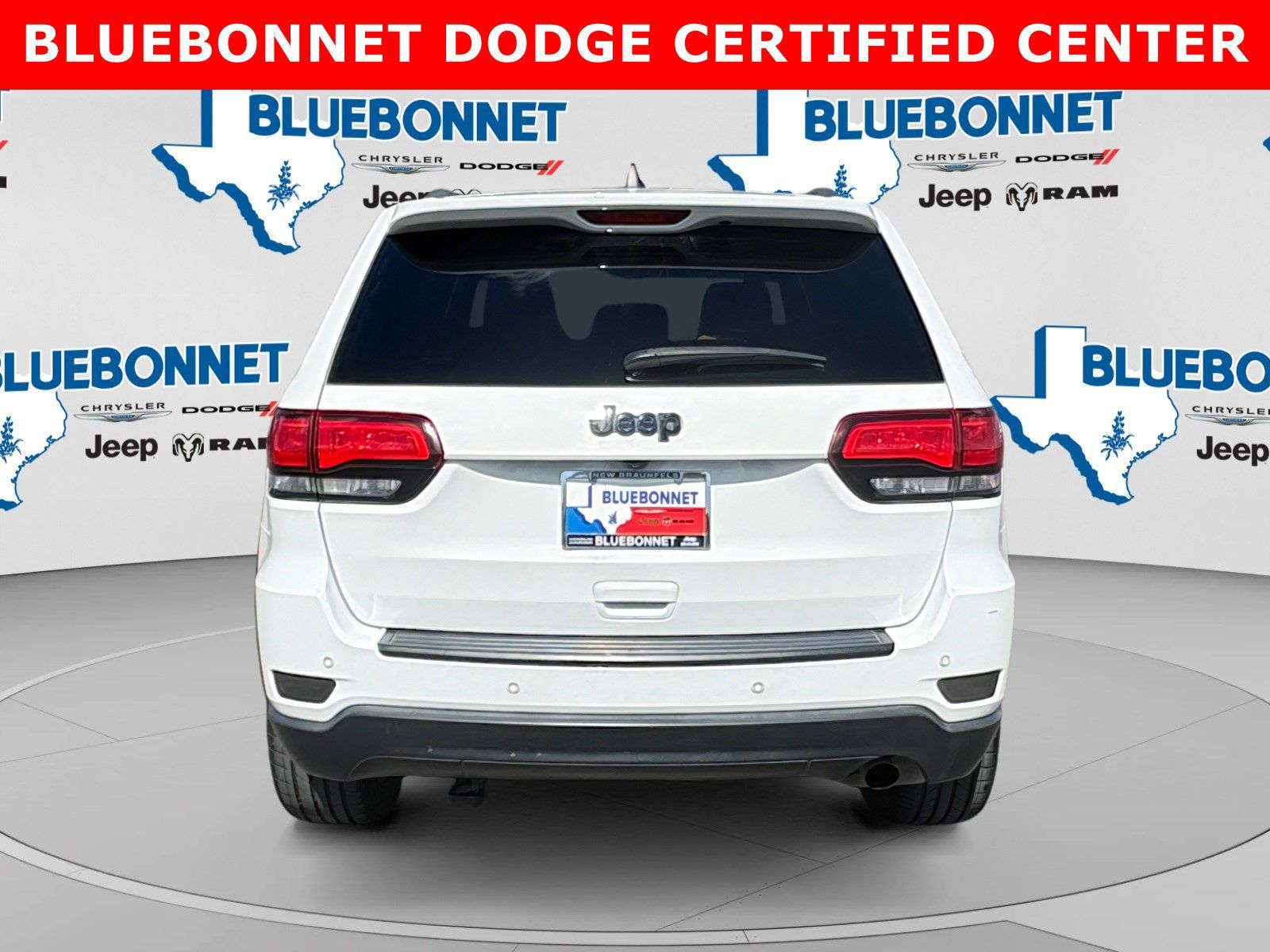 Used 2019 Jeep Grand Cherokee Laredo RWD image 6