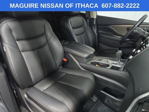 Used 2024 Nissan Murano SV AWD/4WD image 14
