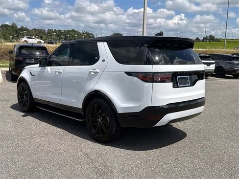 New 2025 Land Rover Discovery Dynamic SE image 4