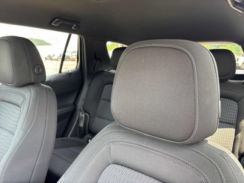 Used 2025 Chevrolet Equinox LT AWD/4WD image 9