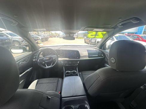 Used 2025 Chevrolet Traverse LT FWD image 18