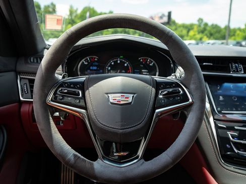 Used 2018 Cadillac CTS V RWD image 60