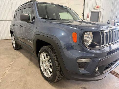 Certified 2022 Jeep Renegade Latitude w/ Convenience Group AWD/4WD image 10