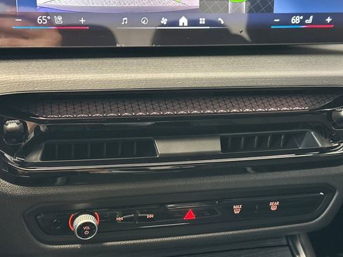 New 2026 BMW 330i Sedan w/ M Sport Package image 16