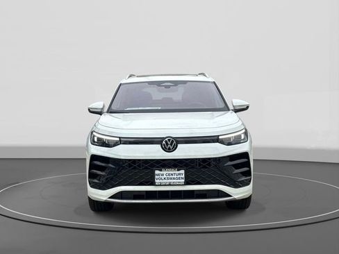 New 2026 Volkswagen Tiguan SEL R-Line AWD/4WD image 2