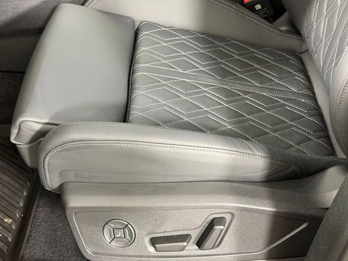 Used 2025 Audi SQ5 Prestige w/ Prestige Package AWD/4WD image 14