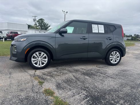 Certified 2022 Kia Soul LX image 13