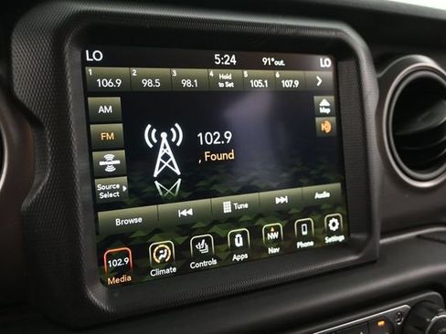 Used 2023 Jeep Gladiator Sport AWD/4WD image 31