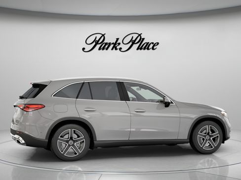 Used 2026 Mercedes-Benz GLC 300 4MATIC image 24