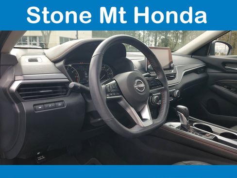 Used 2023 Nissan Altima 2.5 SR FWD image 17