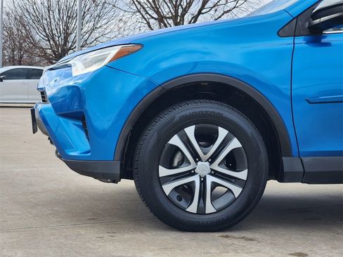Used 2017 Toyota RAV4 LE image 8