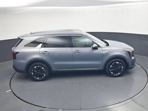Used 2025 Kia Sorento S FWD image 24