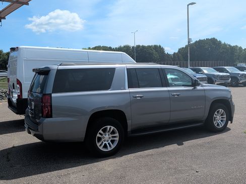 Used 2019 Chevrolet Suburban LT AWD/4WD image 2
