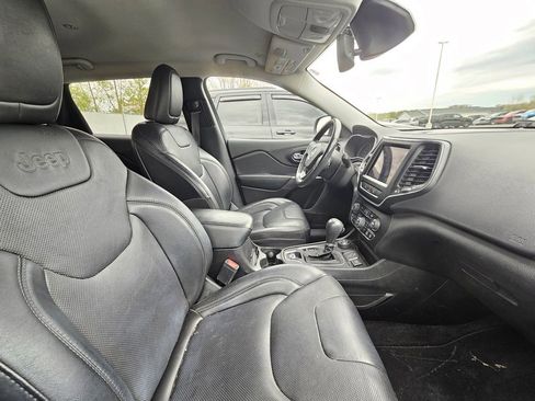 Used 2021 Jeep Cherokee Latitude Lux w/ Comfort/Convenience Group AWD/4WD image 4