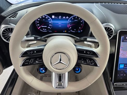 Used 2026 Mercedes-Benz SL 55 AMG 4MATIC image 16
