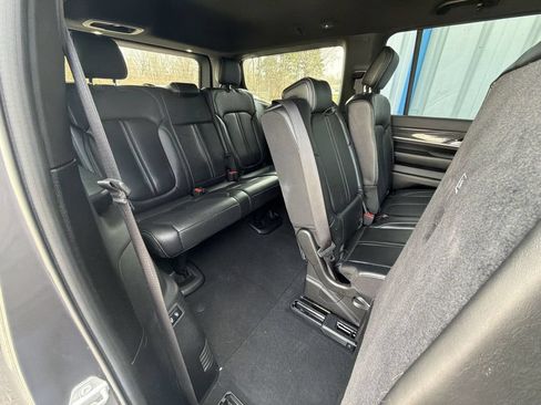 Used 2022 Jeep Wagoneer Series III AWD/4WD image 27