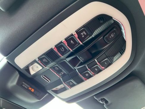 Used 2023 Porsche Macan Turbo AWD/4WD image 68