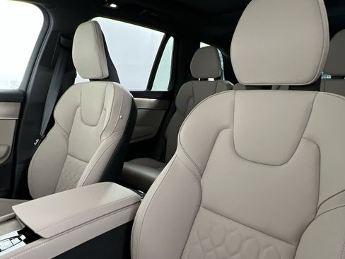New 2026 Volvo XC90 B6 Plus w/ Protection Package Premier image 13