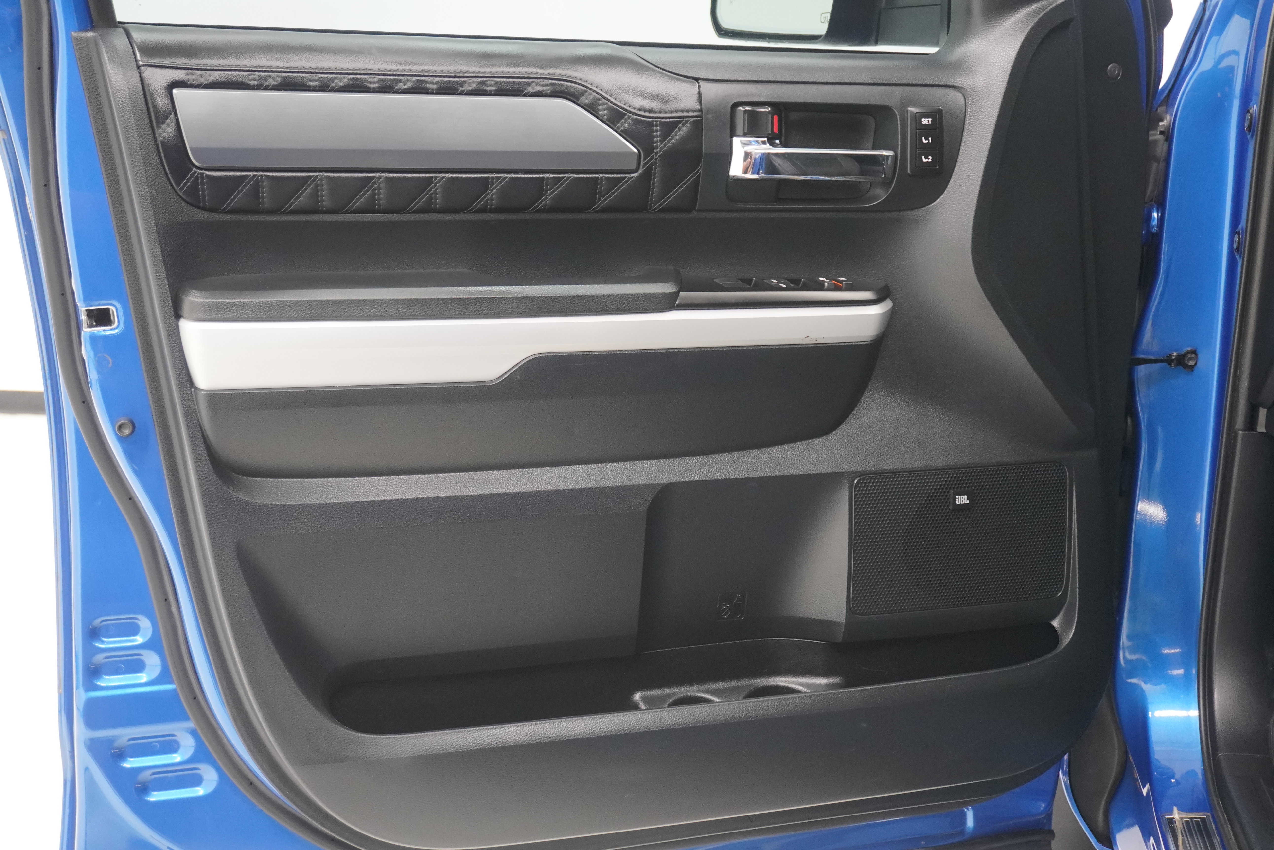 Used 2018 Toyota Tundra Platinum AWD/4WD image 12