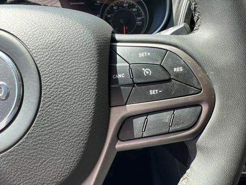Certified 2022 Jeep Cherokee Latitude Lux AWD/4WD image 13