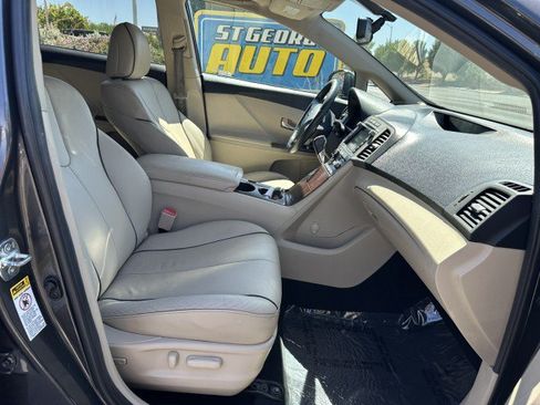 Used 2010 Toyota Venza FWD image 19