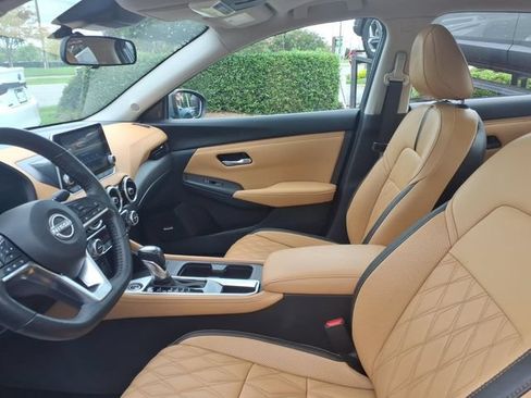 Used 2024 Nissan Sentra SV w/ SV Premium Package FWD image 5