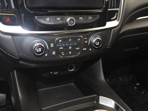 Used 2021 Chevrolet Traverse RS AWD/4WD image 31