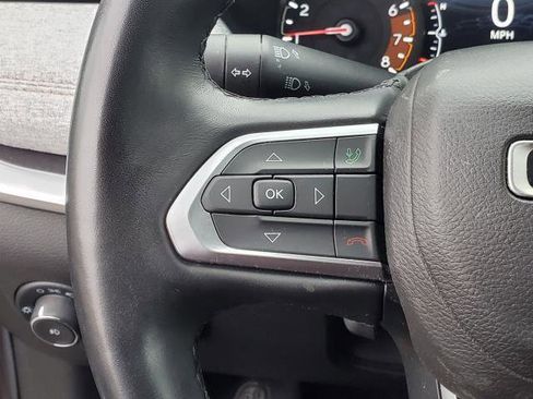 Used 2022 Jeep Compass Latitude image 11