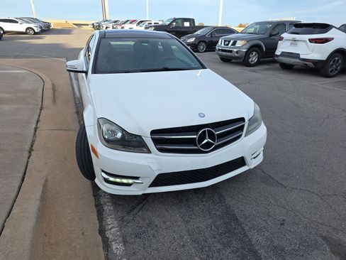 Used 2014 Mercedes-Benz C 250 Coupe image 4