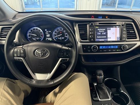 Used 2019 Toyota Highlander Limited image 33