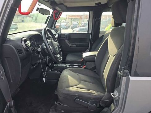 Used 2018 Jeep Wrangler Sport AWD/4WD image 7