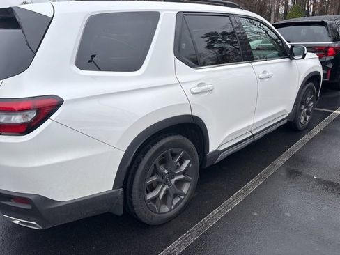 Used 2024 Honda Pilot Touring image 12