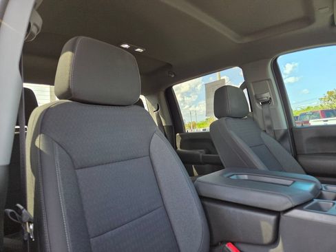 Used 2023 Chevrolet Silverado 2500 Custom w/ Custom Convenience Package AWD/4WD image 15