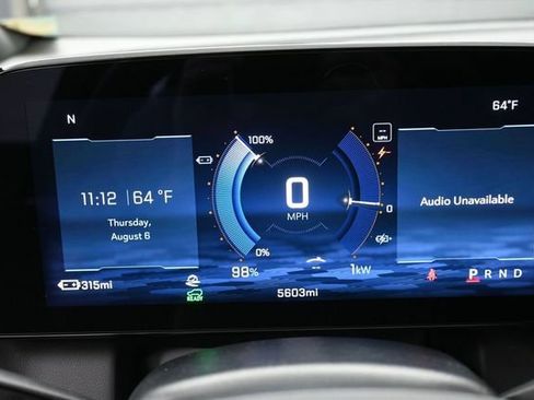 Used 2024 Chevrolet Equinox EV RS FWD image 9