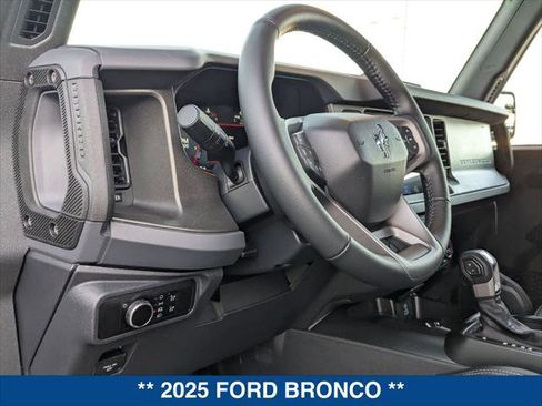 New 2025 Ford Bronco Badlands image 12
