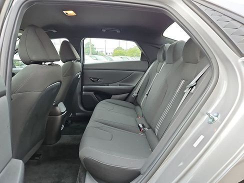 Used 2025 Hyundai Elantra Sport FWD image 9