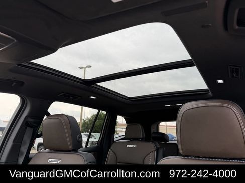 New 2026 GMC Acadia Denali Ultimate w/ LPO, Floor Liner Package AWD/4WD image 22