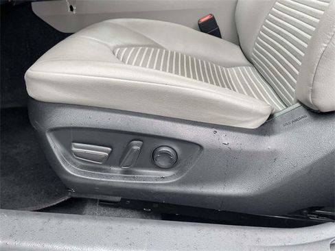 Used 2023 Toyota Camry SE image 20