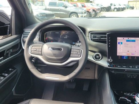 New 2025 Jeep Wagoneer Series II image 8
