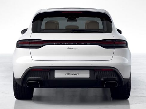 Certified 2025 Porsche Macan AWD/4WD image 6