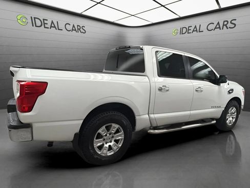 Used 2017 Nissan Titan SV RWD image 5