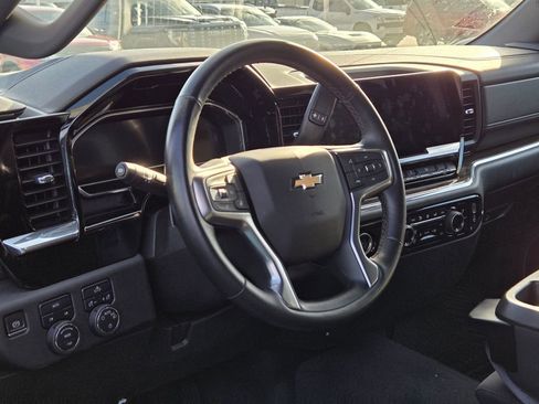 Used 2023 Chevrolet Silverado 1500 LT AWD/4WD image 3