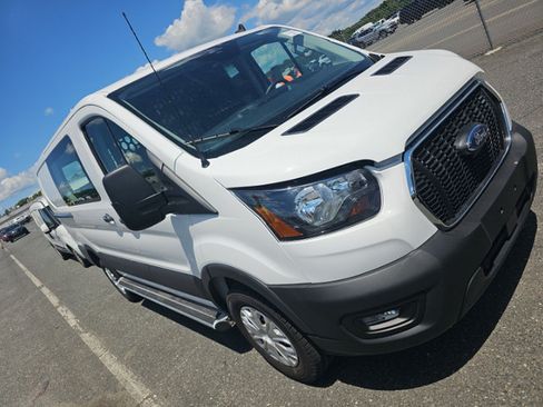 Used 2025 Ford Transit 250 Low Roof RWD image 4