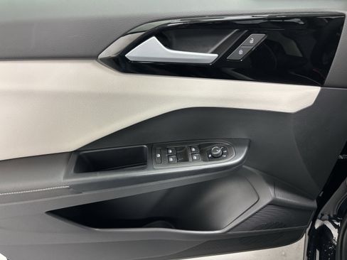 New 2025 Volkswagen Taos S image 2