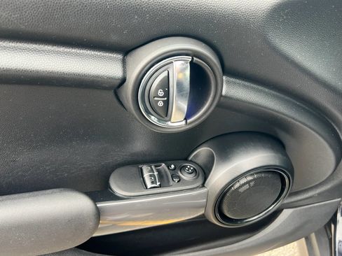 Used 2020 MINI Cooper 2-Door Hardtop FWD image 11