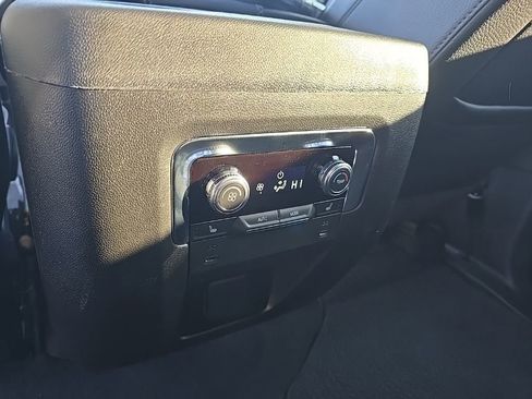 Used 2025 GMC Yukon Denali w/ Sun & Power Step Package image 16