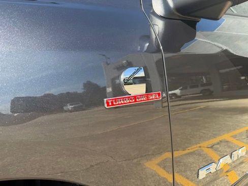 Used 2023 RAM 2500 Laramie AWD/4WD image 7