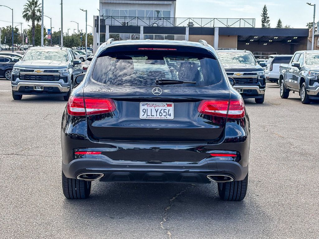 Used 2019 Mercedes-Benz GLC 300 image 3